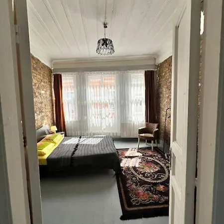 Balat'in Icinde Muhtesem Ev Apartman Isztambul