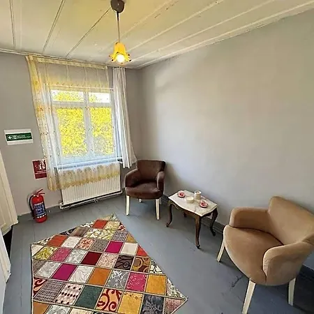Balat'in Icinde Muhtesem Ev Apartment Istanbul