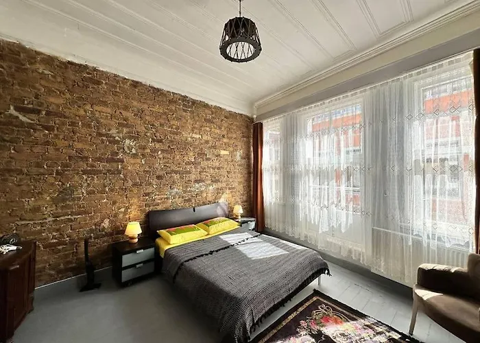 Balat'in Icinde Muhtesem Ev